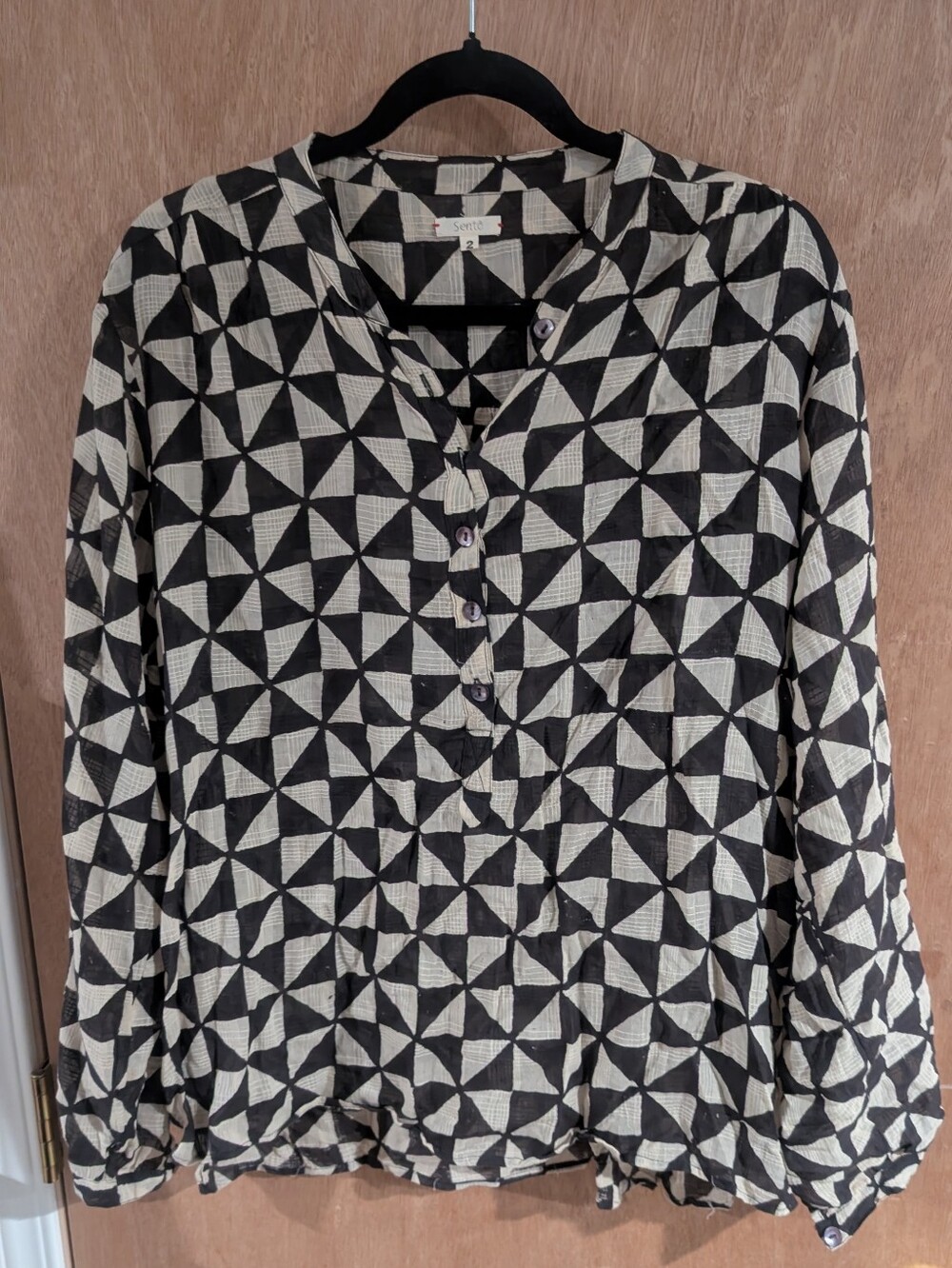 Geometric Print Lightweight Women's top-  Black & Cream
